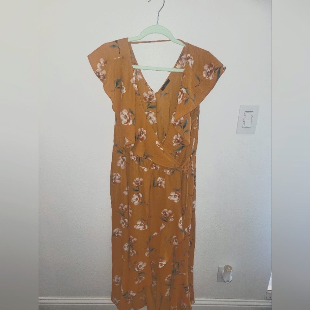 Soprano floral wrap dress